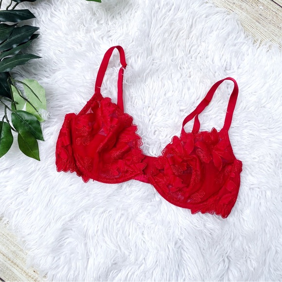 Victoria’s Secret Red Floral Appliqué Lace Bra - Picture 2 of 7